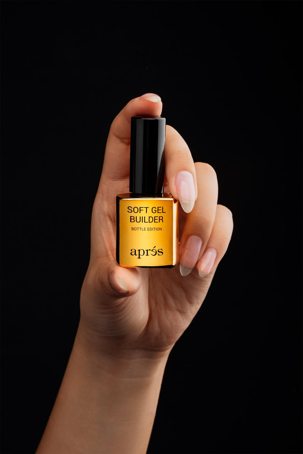 APRÉS cured nails with glossy finish highlighting durable smooth surface benefit