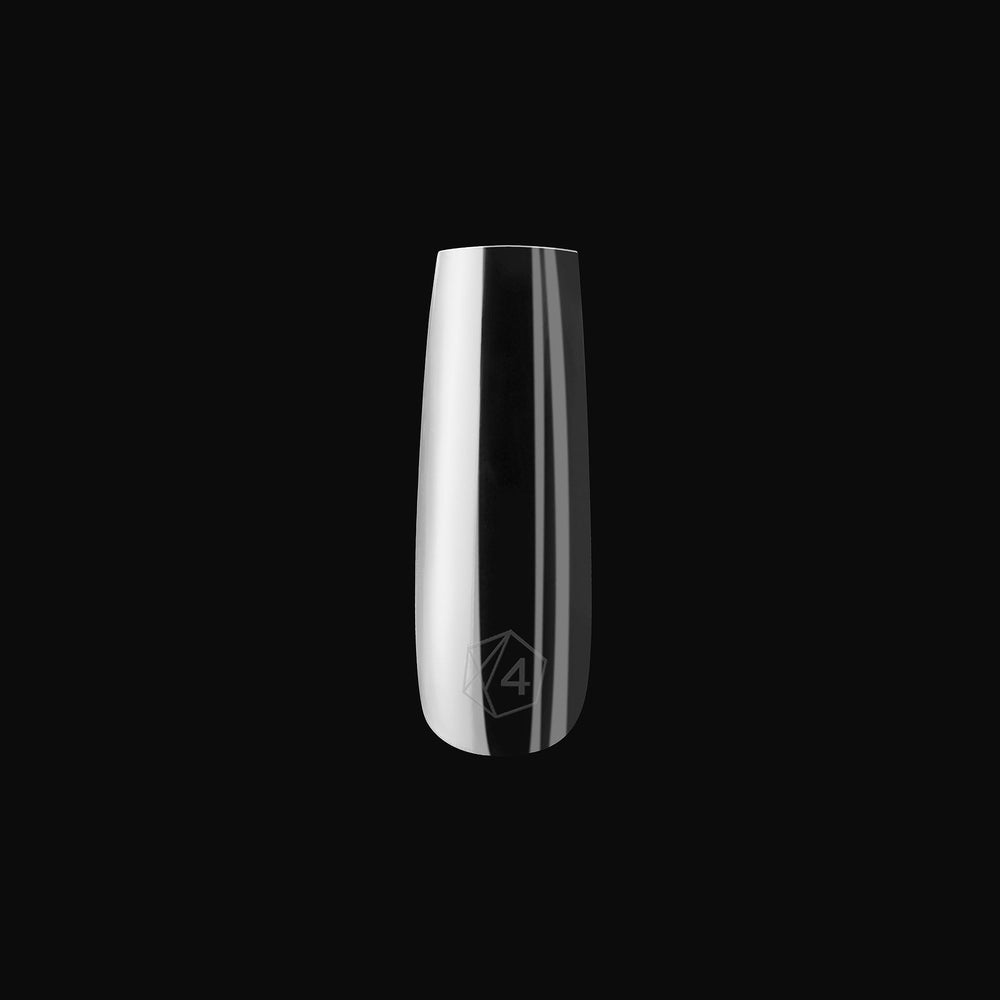 APRÉS tip applied on model nail illustrating quick salon-quality finish
