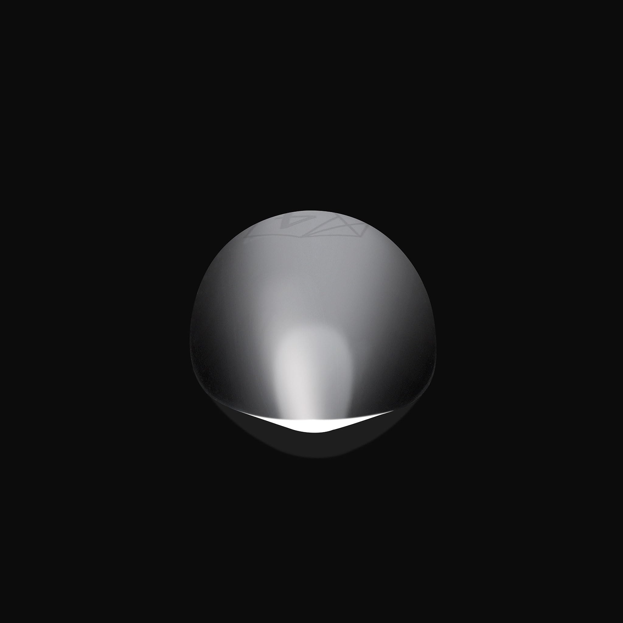 APRÉS detailed edge of a Gel-X tip showing thin seamless bond area for easy blending