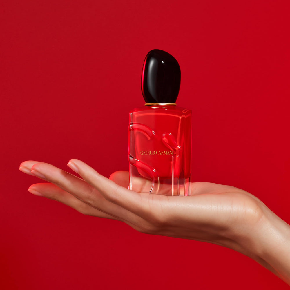 Armani Beauty Si Passione next to ruler for size clarity and gifting convenience