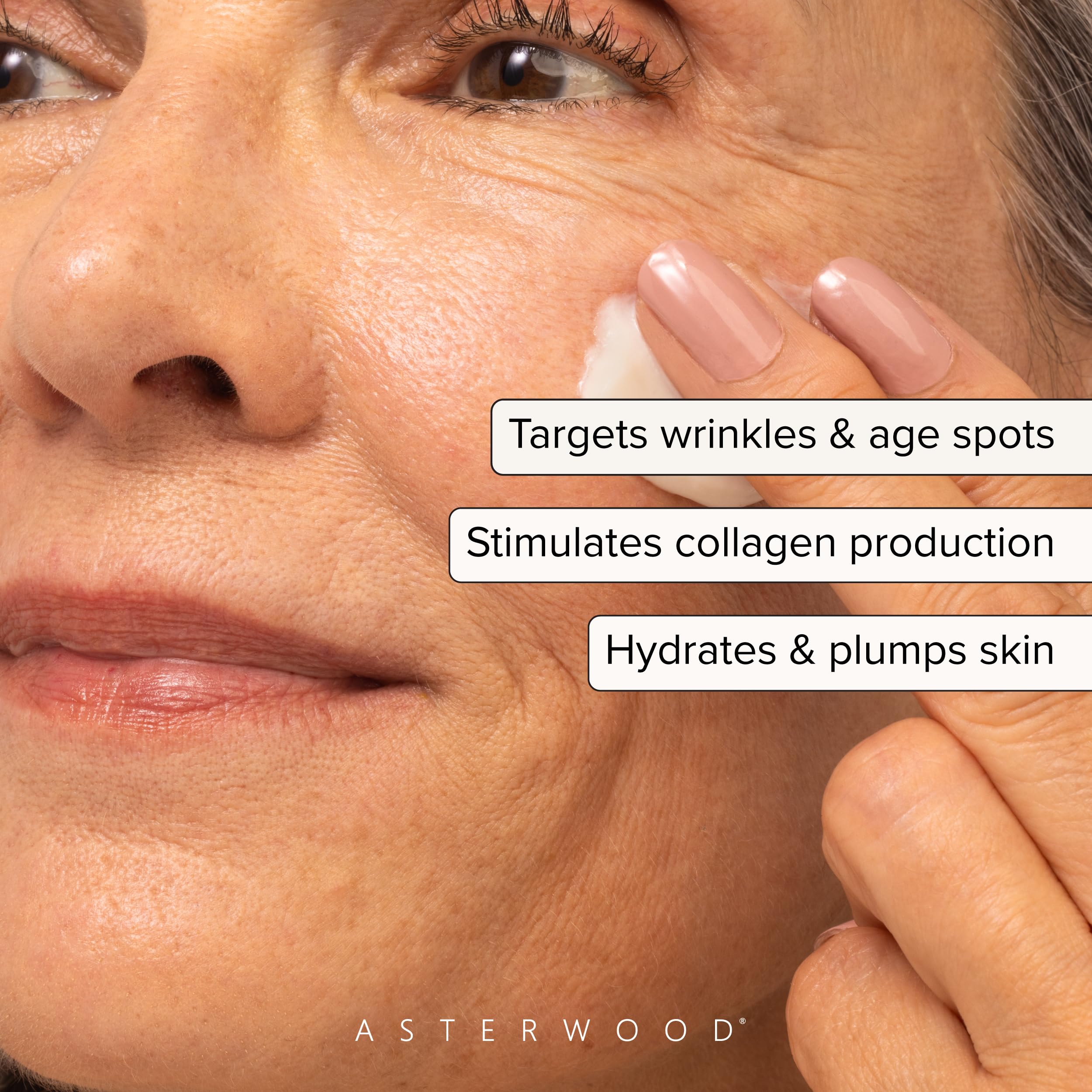 Asterwood cream texture close-up highlighting peptide-rich, non-greasy hydration