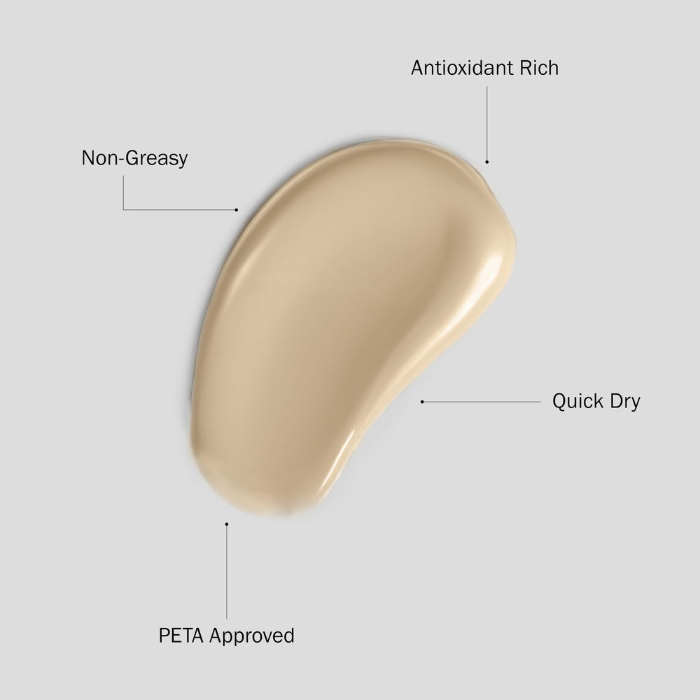 Australian Gold applying lotion on arm for immediate color and coverage