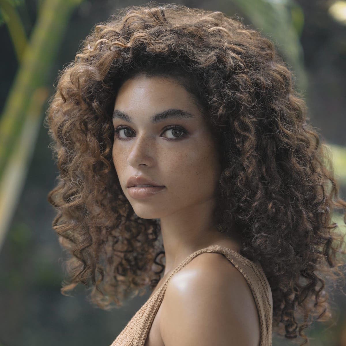 Close-up of HydroMist texture on hair for weightless-volume benefit