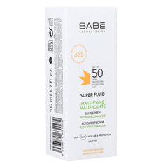 Babe texture dispensing close-up showing fluid consistency for fast absorption