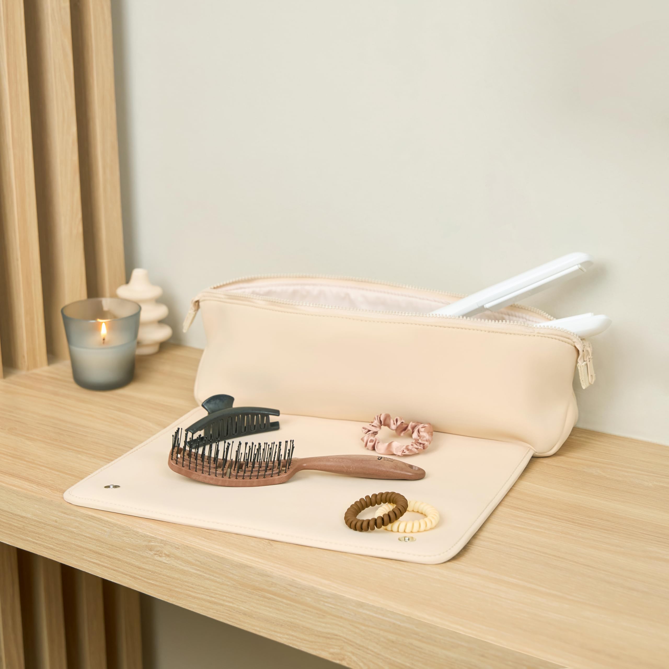 BAREFOOT CARIBOU straightener stored inside pouch for safe transport
