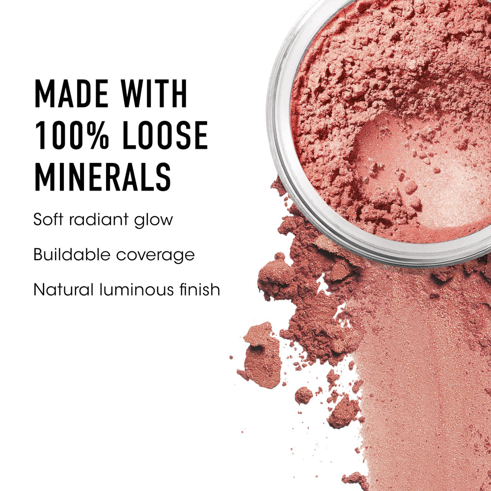 bareMinerals powder texture close-up showing silky minerals benefit: smooth blendability