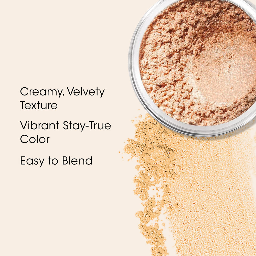 bareMinerals brush applying Queen Tiffany for buildable color payoff