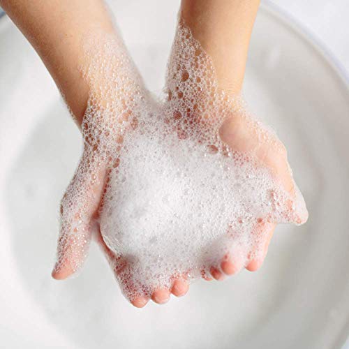 bastion close-up of creamy lather texture demonstrating rich moisturizing foam