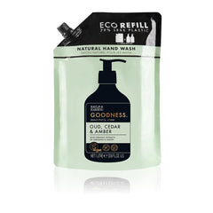 Baylis & Harding close-up of pouch spout for easy, low-waste refilling