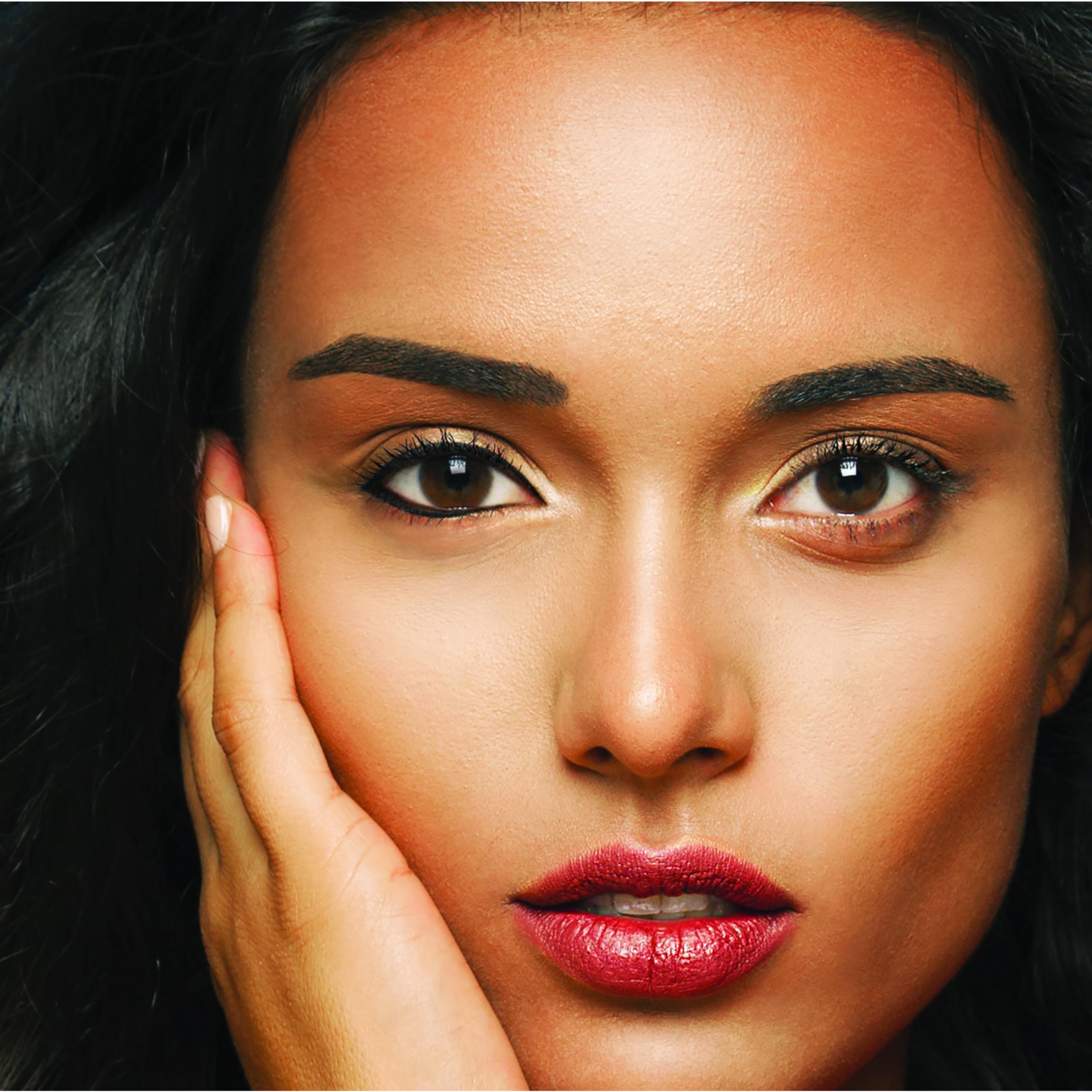 Beco L'Oreal eyeliner before and after application showing visible definition benefit
