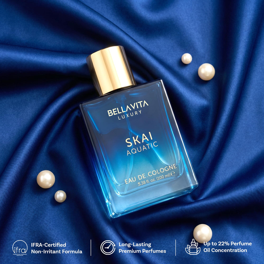 Bellavita SKAI held in hand demonstrating comfortable size and easy reapplication