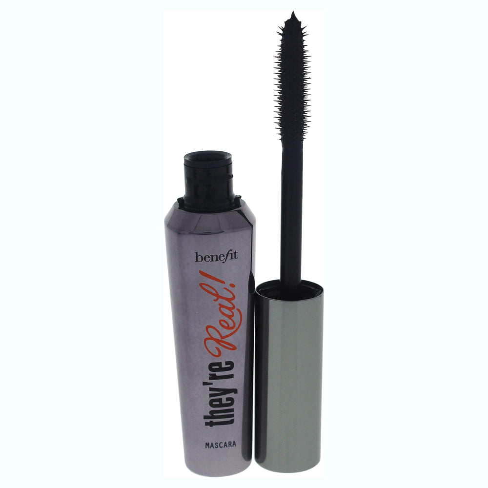 Benefit They're Real tapered brush close-up capturing lash-reaching tip
