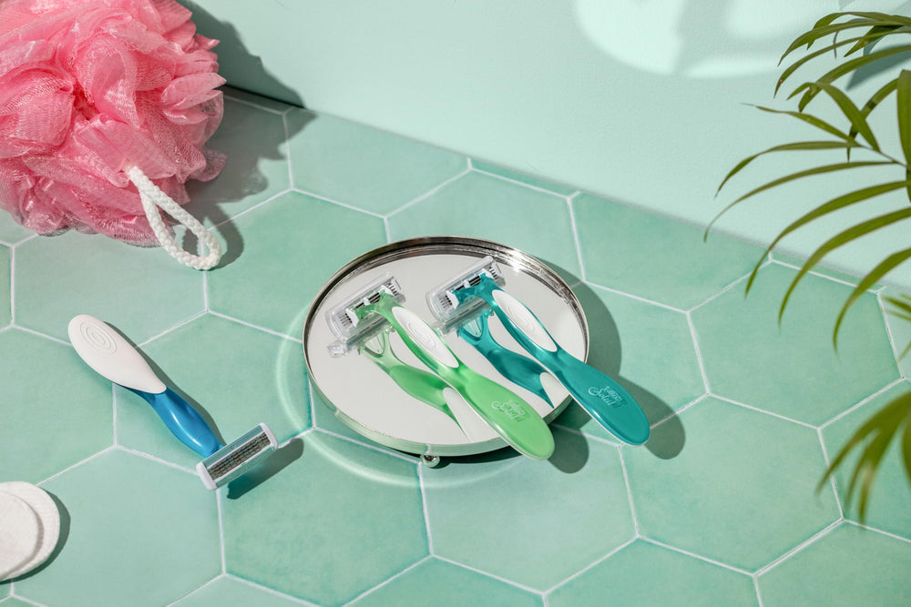 BIC Soleil 4 on bathroom shelf showing bright handles for quick spotting
