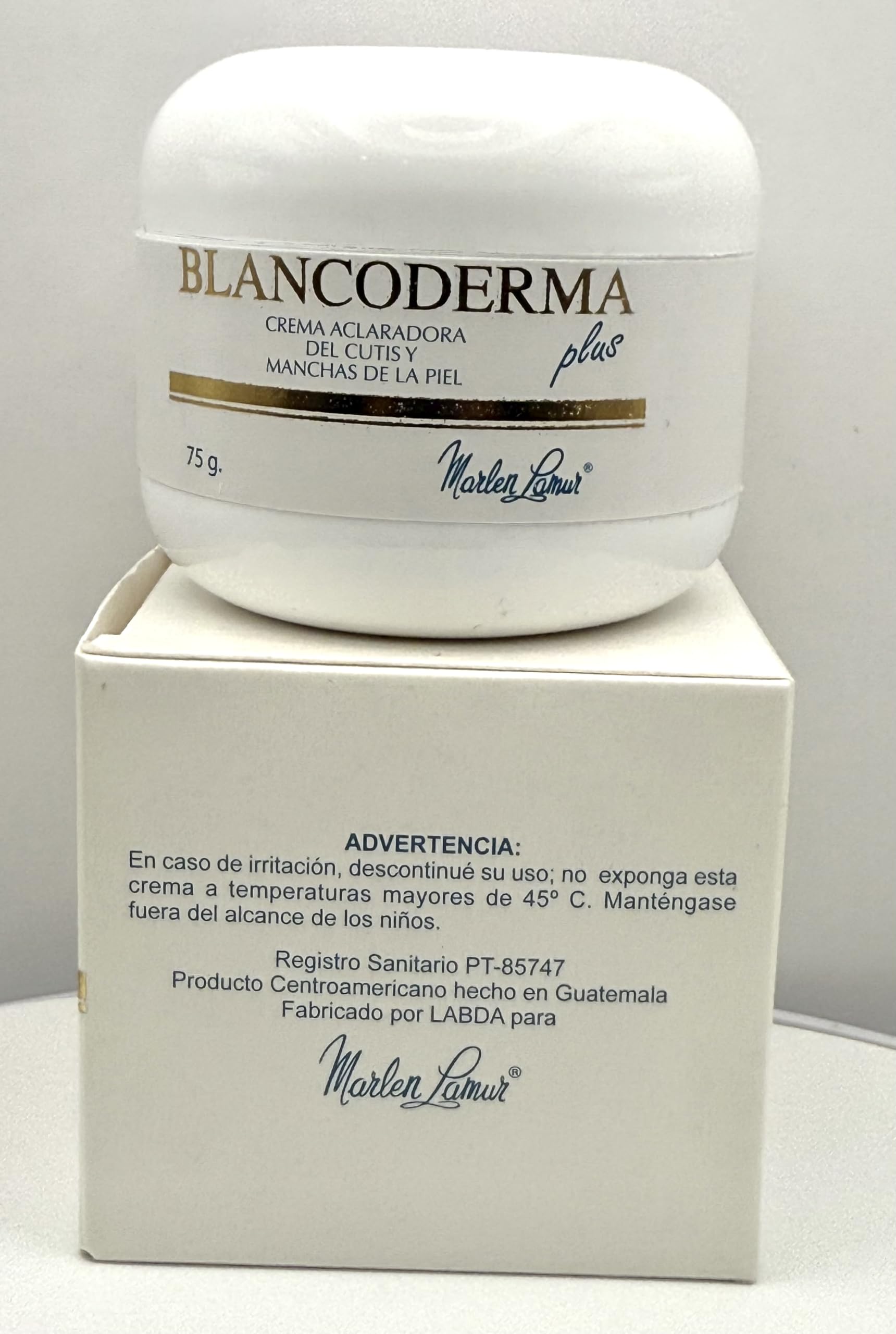 Generic Blancoderma Plus cream texture close-up highlighting smooth consistency for easy facial application