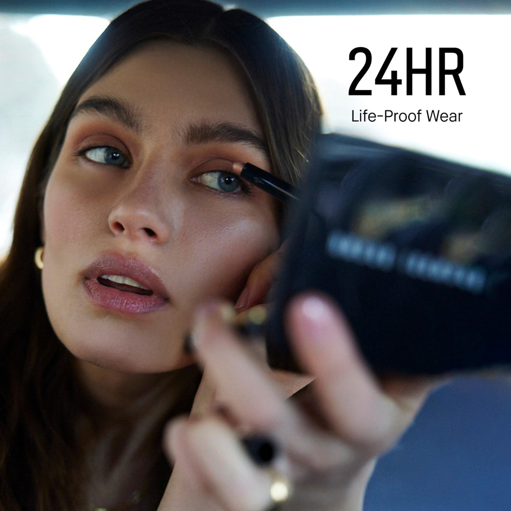 Bobbi Brown bronze applied on eyelid demonstrating wearable color and long-lasting definition