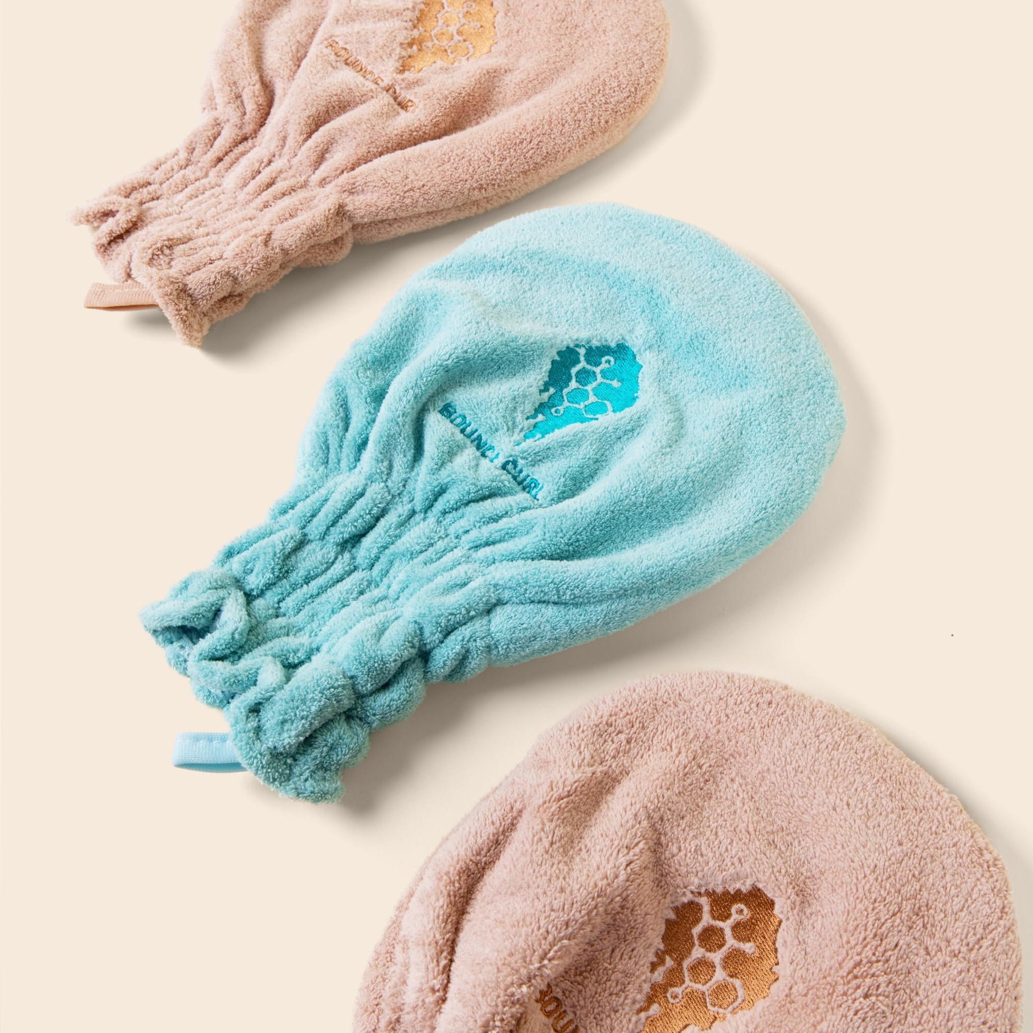 Bounce Curl label and material tag showing care details for lasting performance benefit