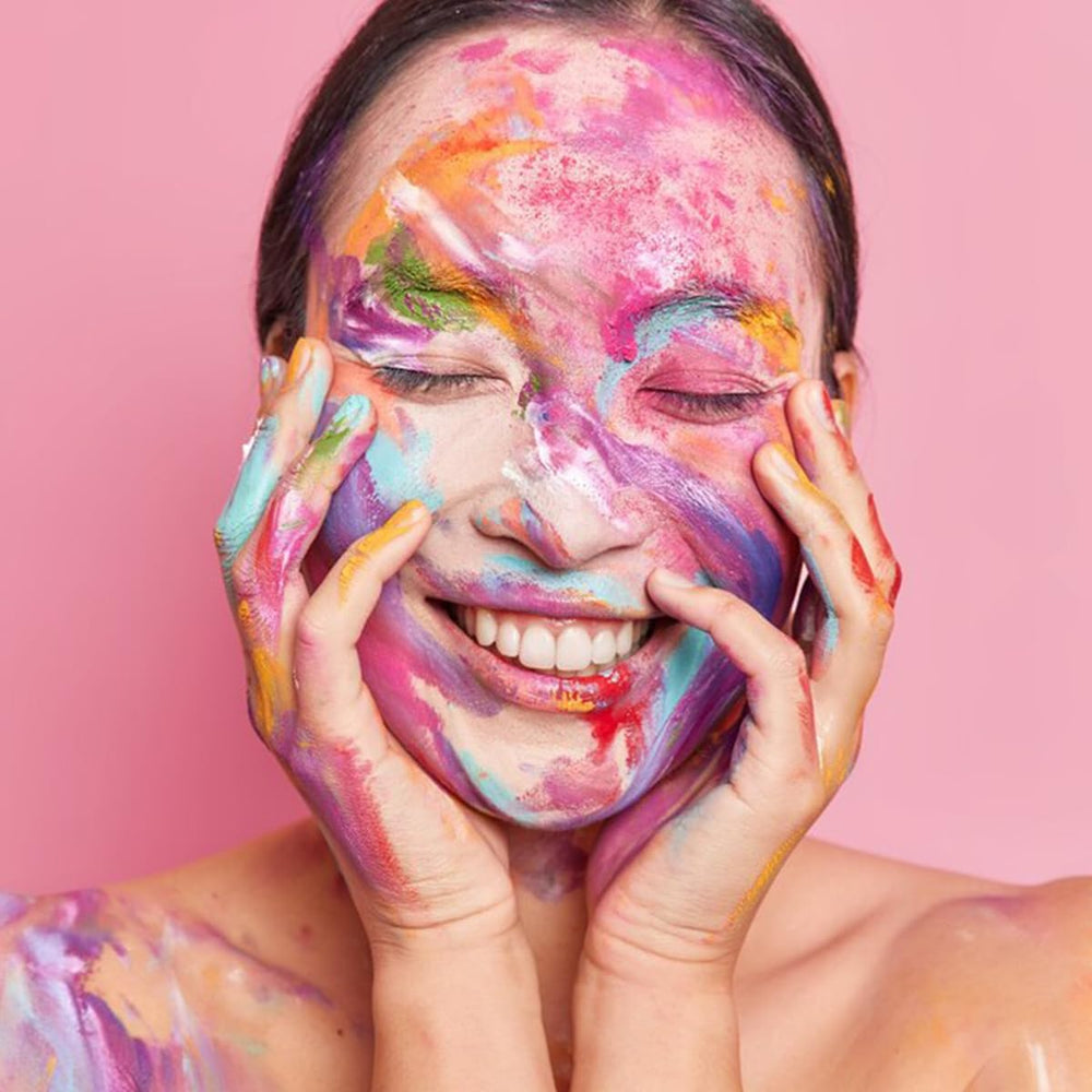 Bowitzki white paint being mixed to create highlights and tints