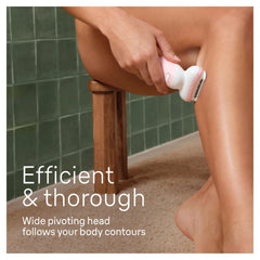 Braun Silk-épil 9 being used in shower showing wet and dry comfort advantage