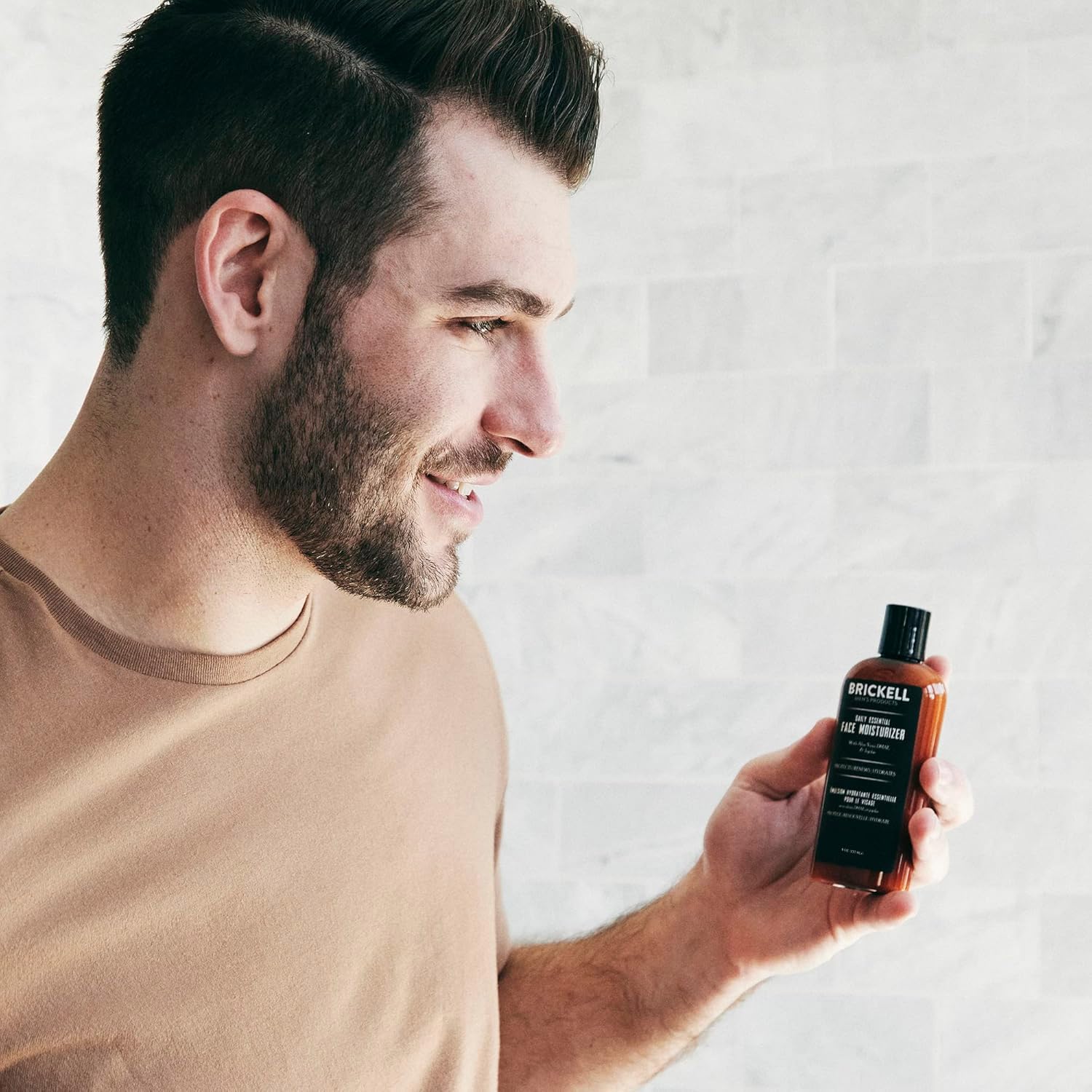 Brickell Men's Products ingredient label featuring niacinamide, hyaluronic acid benefits
