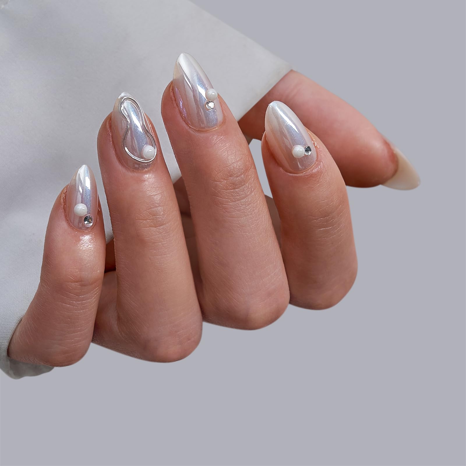 BTArtbox pre-sized nails lined up displaying 16 sizes for accurate fit