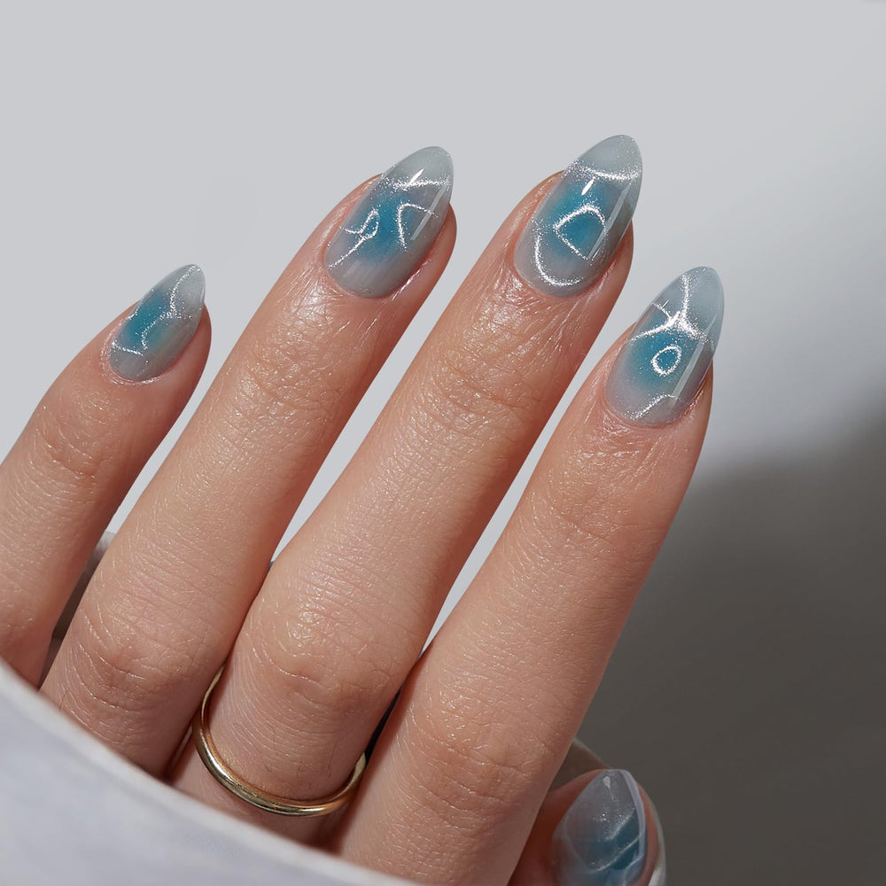 BTArtbox front packaging showing blue short almond nails and included kit benefits