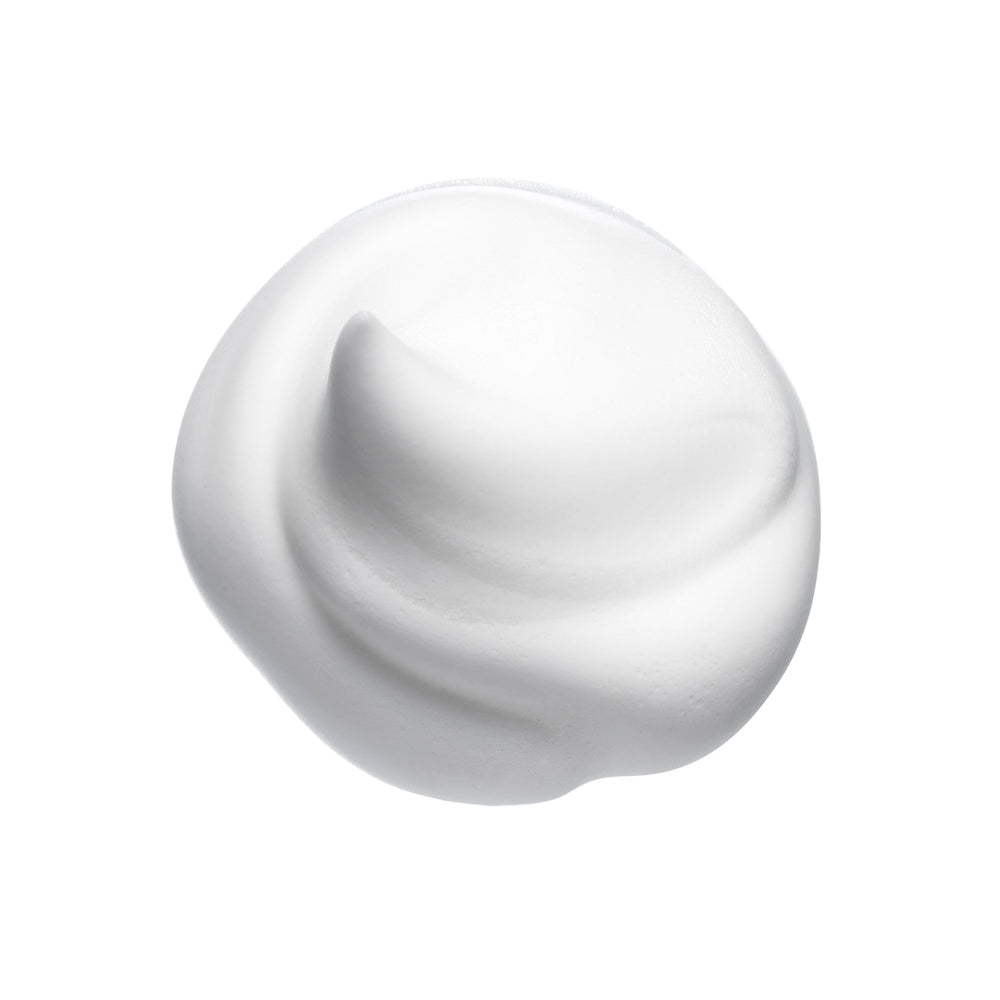 Bumble and bumble application in hand demonstrating easy distribution and styling