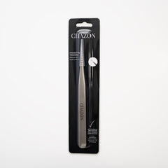 CHAZÓN close-up of pointed tip highlighting sharp alignment for accurate hair removal