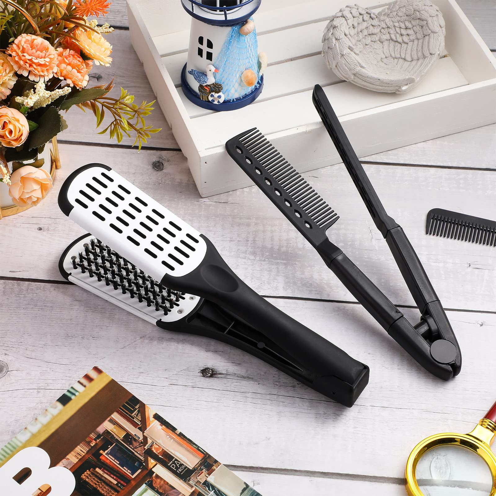 CHENGU brush and comb in hand demonstrating compact travel convenience