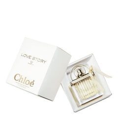 Chloe Love Story spray close-up highlighting brand and easy application benefit
