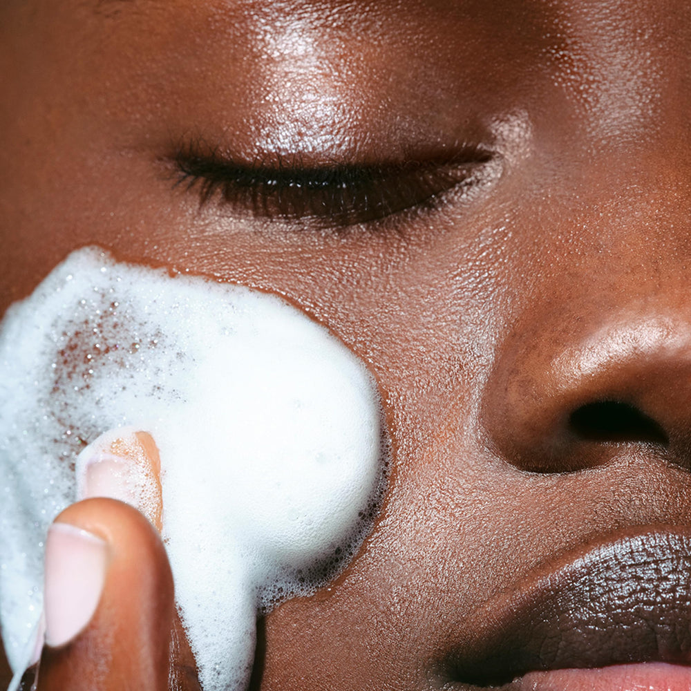 CLARINS tamarind pulp extract ingredient image highlighting natural AHA benefit