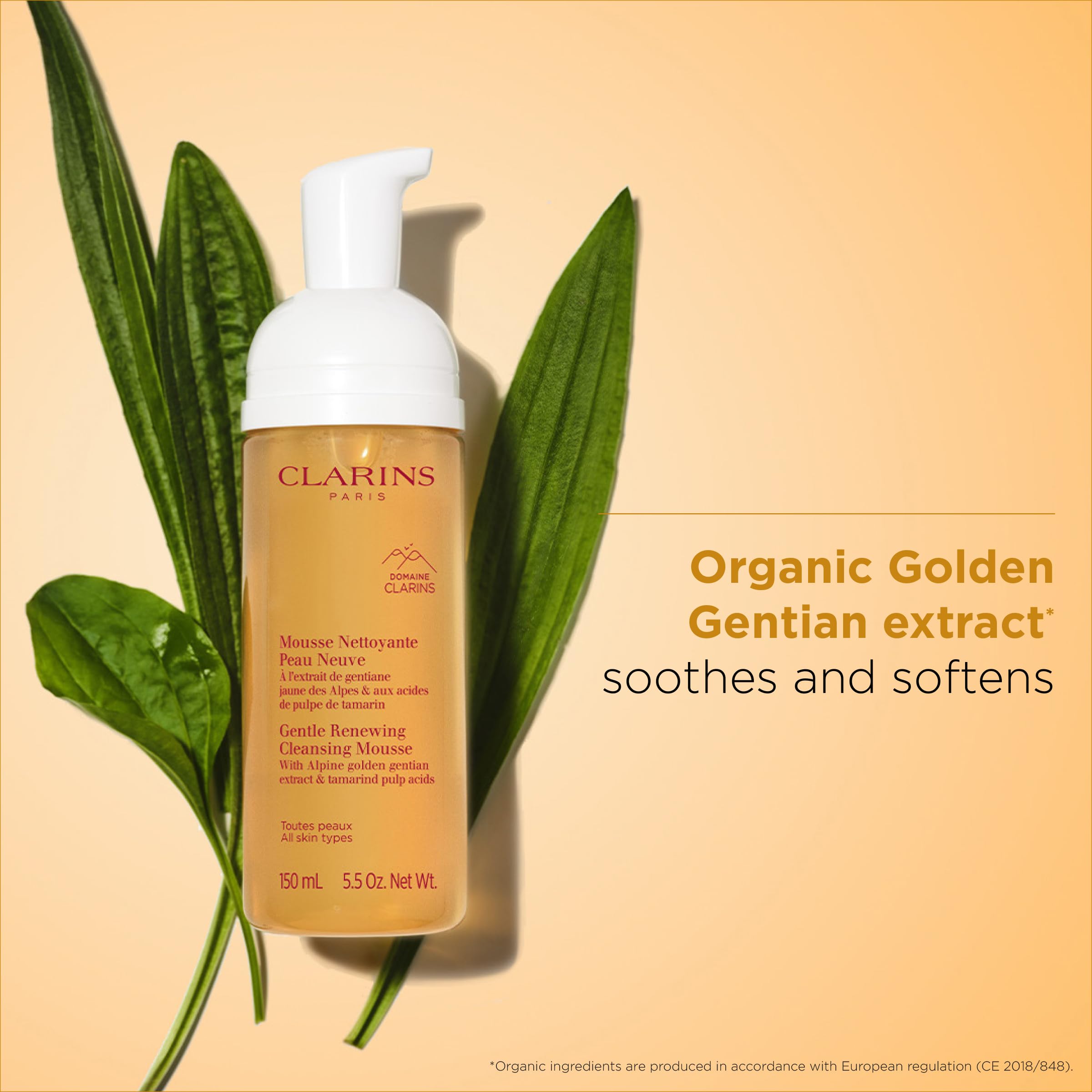 CLARINS close-up foam texture illustrating soft, non-abrasive exfoliation benefit
