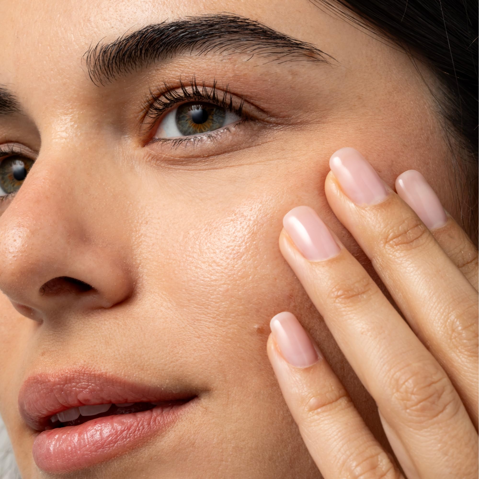 Cliganic pomegranate seed oil texture pool showing lightweight absorption benefit