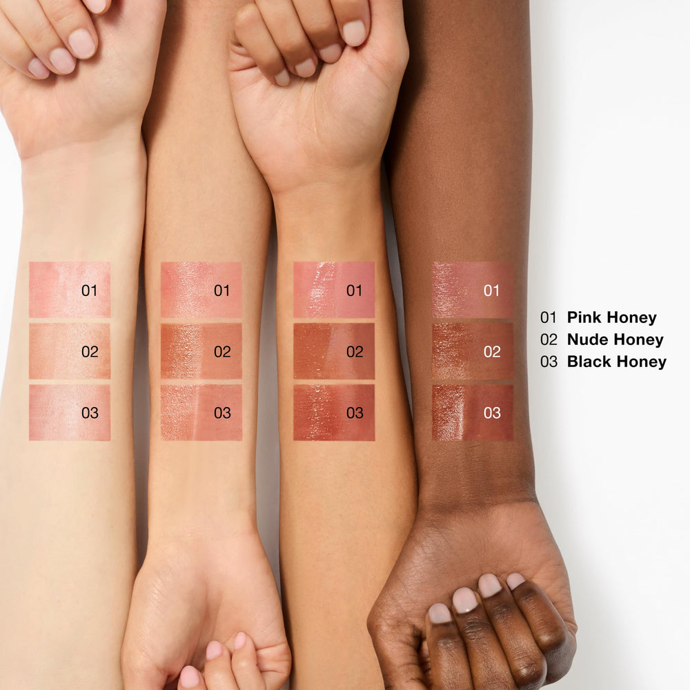 Clinique on-the-go application without mirror showing effortless reapplication