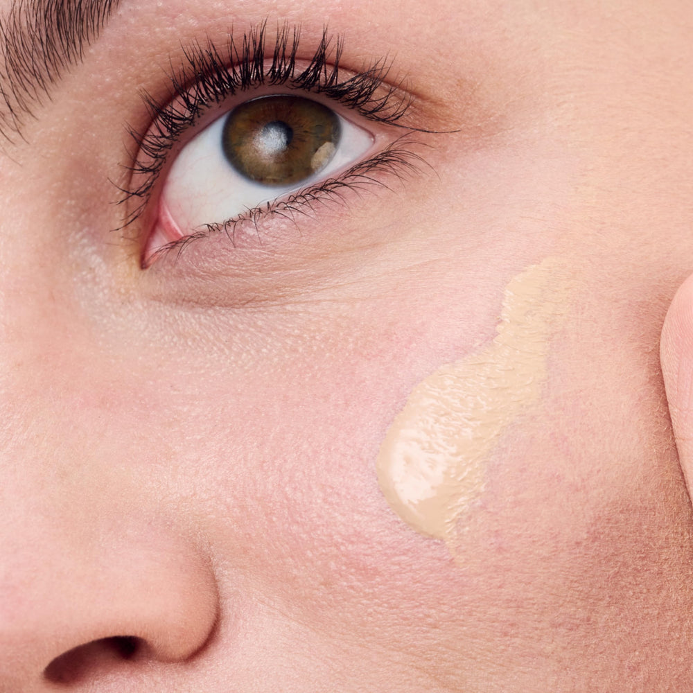 Clinique texture close-up showing creamy finish and comfortable hydration benefit