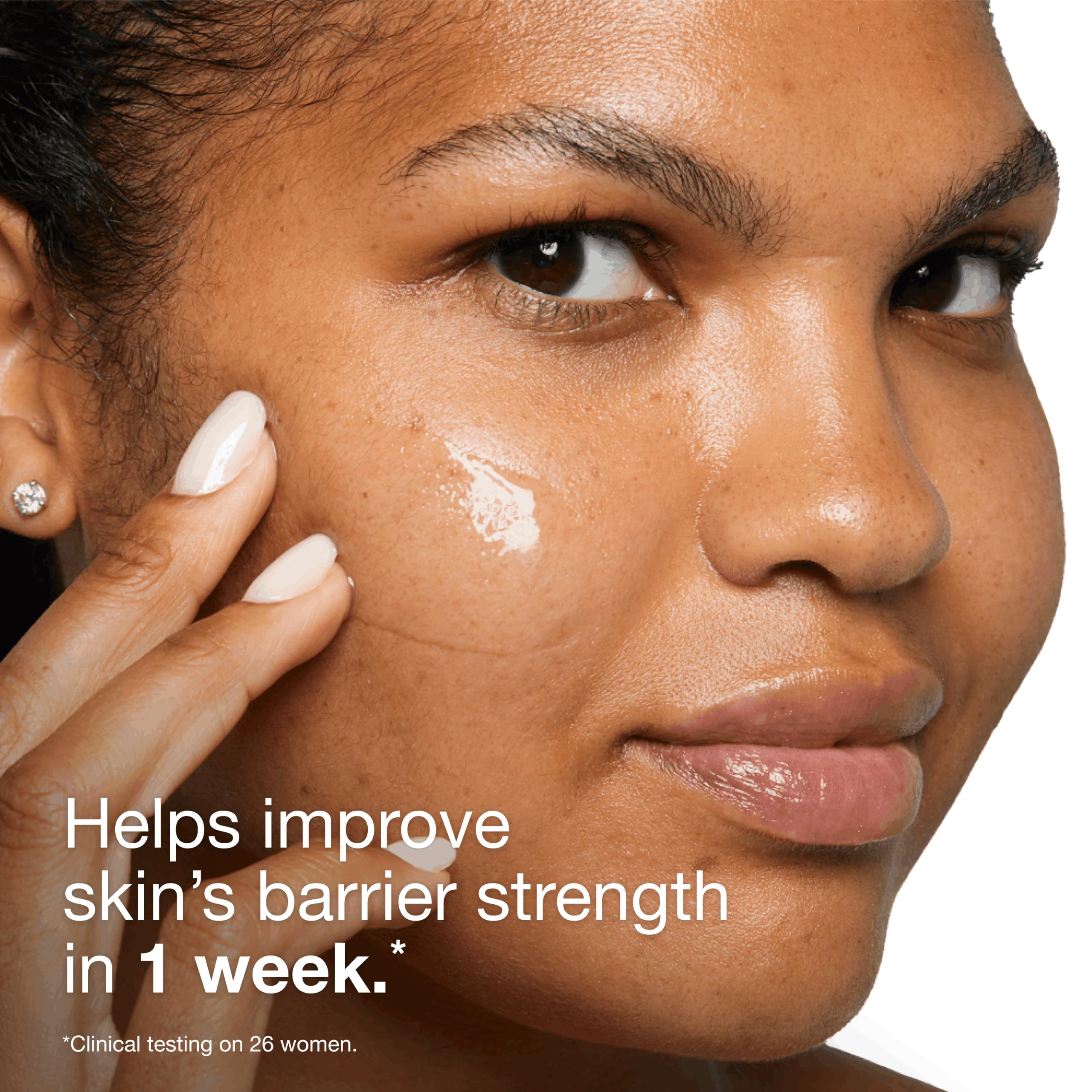 Hand scooping Clinique hydrating jelly demonstrating smooth spread and fast absorption