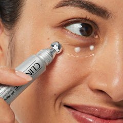 Clinique precision metal applicator close-up, cools and massages delicate skin