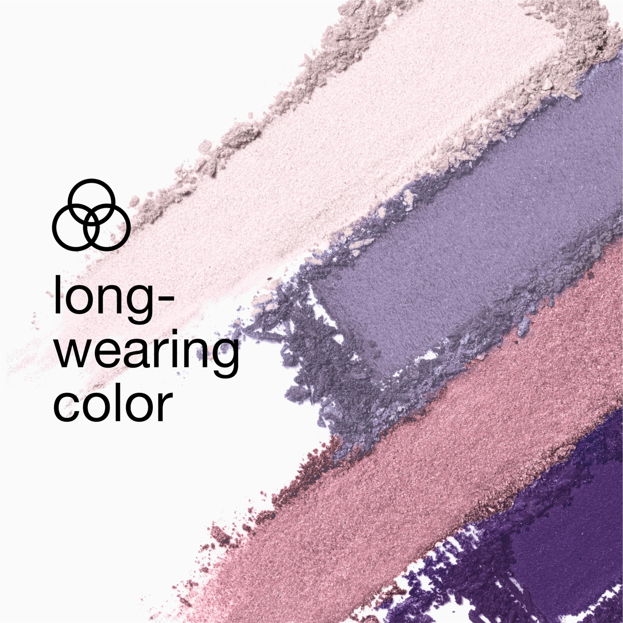 Clinique sponge applicators detail for precise application and easy touch-ups