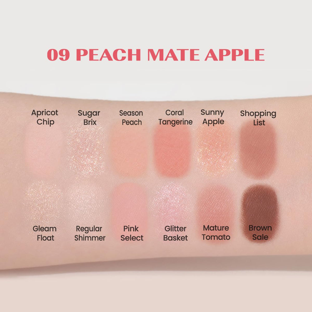 CLIO palette with brush demonstrating easy application and soft blending