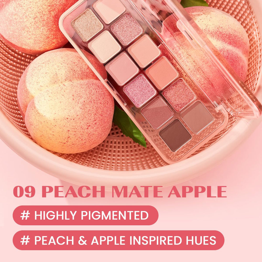 CLIO open pan close-up displaying peach shade and smooth powder texture