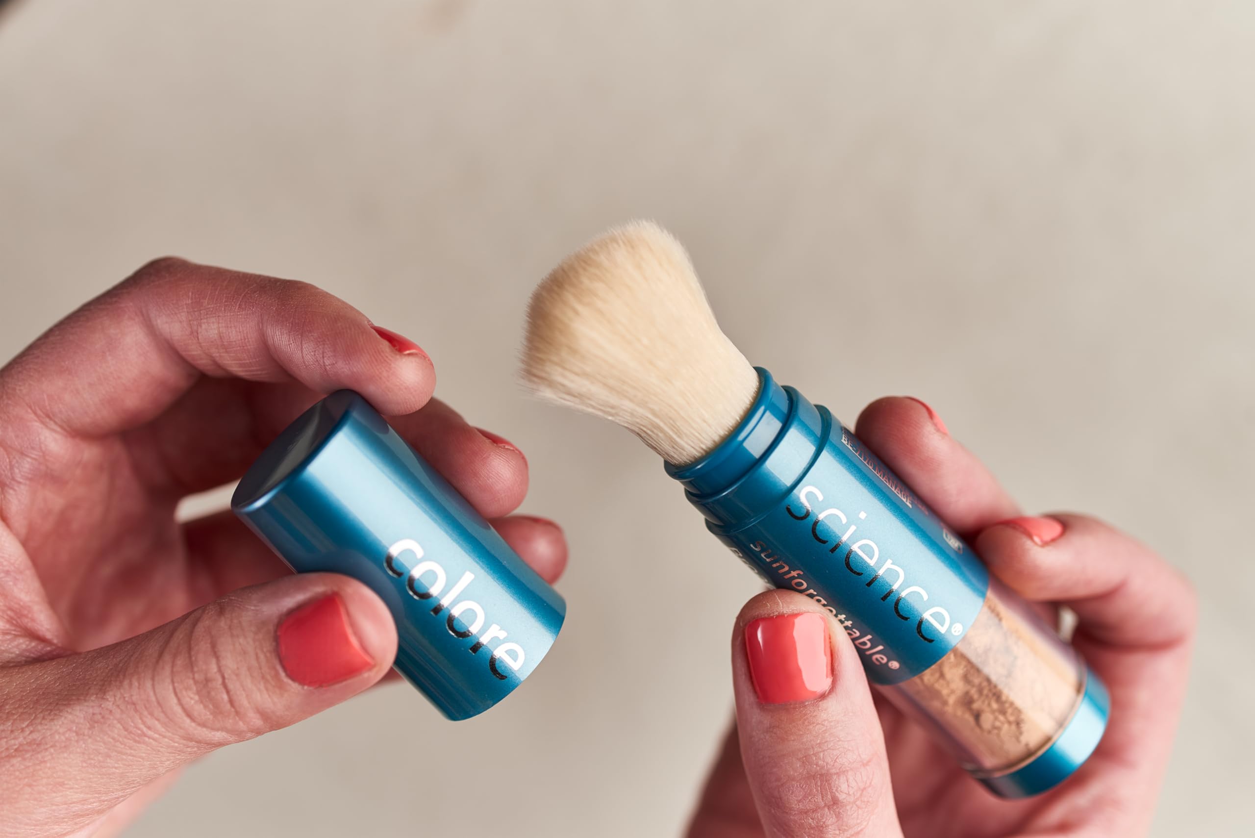 Colorescience brush-on shield Bronze brush close-up highlighting easy application