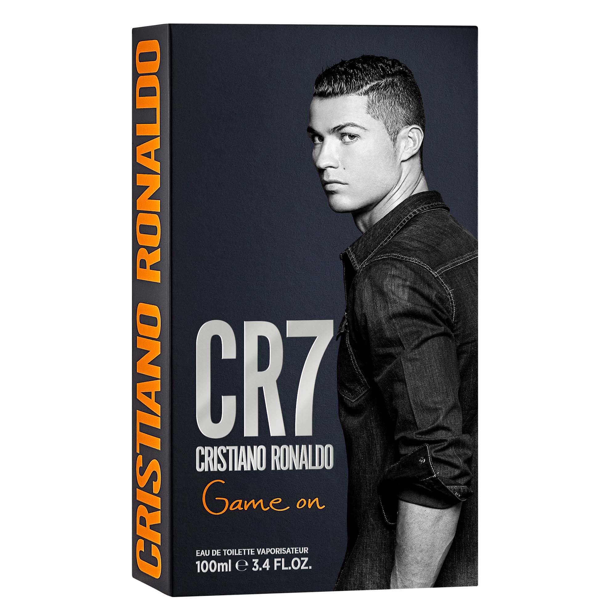 CRISTIANO RONALDO size comparison with everyday objects for travel-friendly convenience benefit
