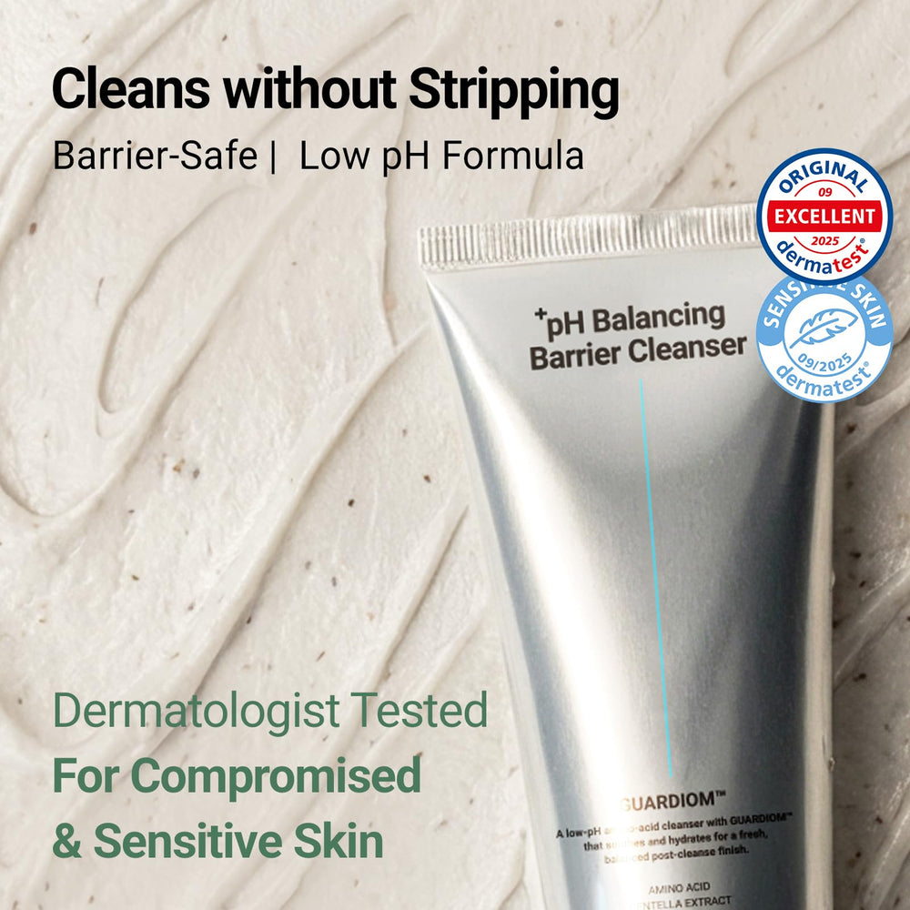 DA EFFECT foam texture on hand illustrating gentle effective cleansing