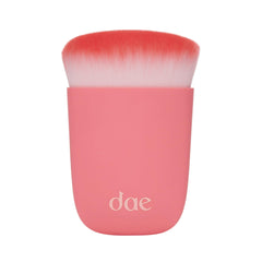 DAE kabuki brush front view showing compact head and easy grip benefit