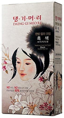 Daeng Gi Meo Ri cream texture close-up highlighting smooth, spreadable formula