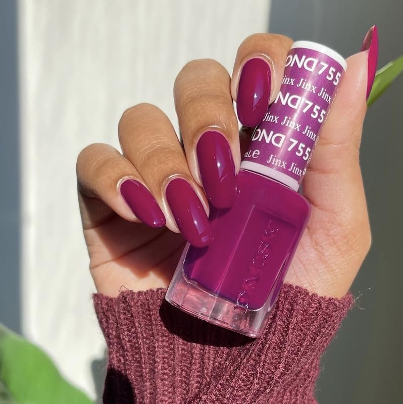 DAISY DND paired gel and lacquer bottles highlighting matching color