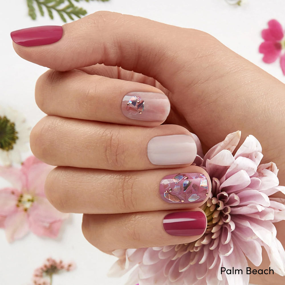Dashing Diva Palm Beach accent detail emphasizing chip-resistant shine
