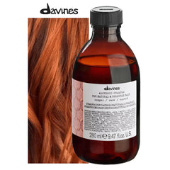Davines copper shampoo pouring texture highlighting pigment-rich formula