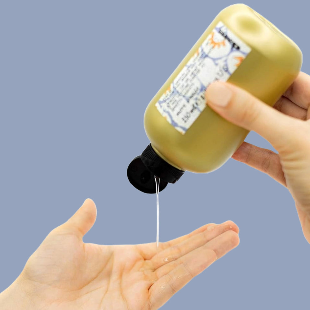 Davines clear gel texture close-up highlighting lightweight finish