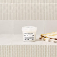 Davines clementine peel extract ingredient photo for natural boosting effect