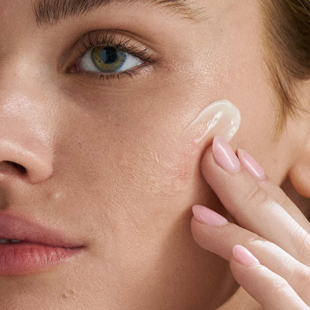 Dermalogica oil droplets from formula illustrating antioxidant-rich nourishment